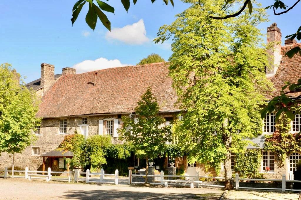 Vue extérieure rénovée de l’école